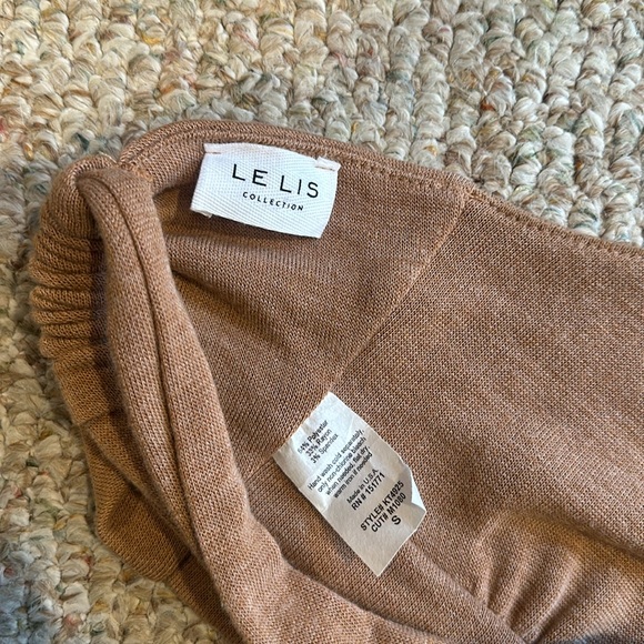 LELIS Collection Tie Back Crop Top - Picture 3 of 3